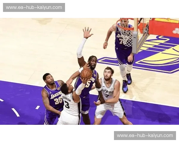 紫金荣耀碰撞大苹果城：湖人vs尼克斯全场录像深度解析，重温那场令人血脉偾张的巅峰对决